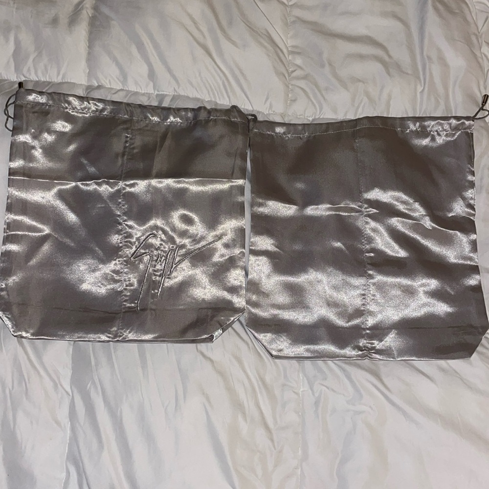 Giuseppe dust bags (2)
